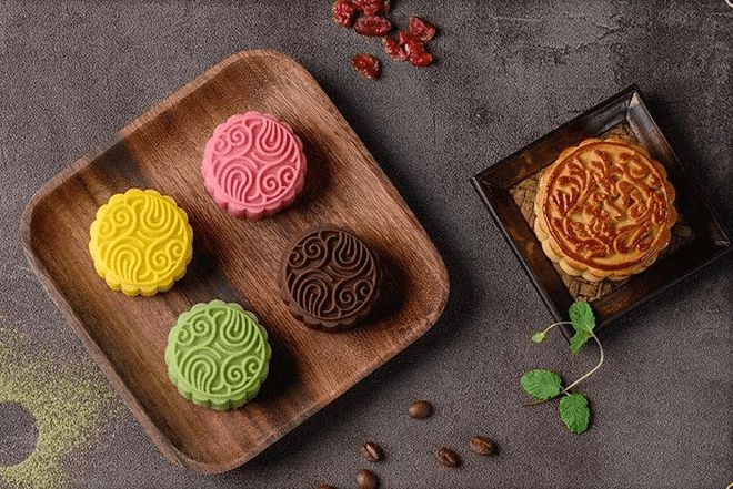 月餅全自動(dòng)刷蛋機(jī)，提高產(chǎn)品產(chǎn)量，提升產(chǎn)品檔次！